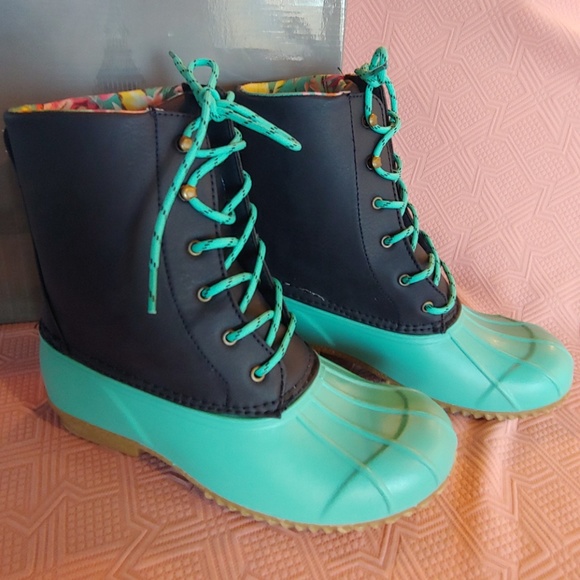 mint green duck boots